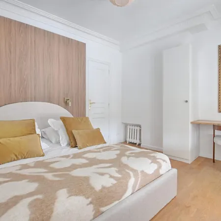 Apartment Tuileries Saint Honore 6p Ac By Melvane